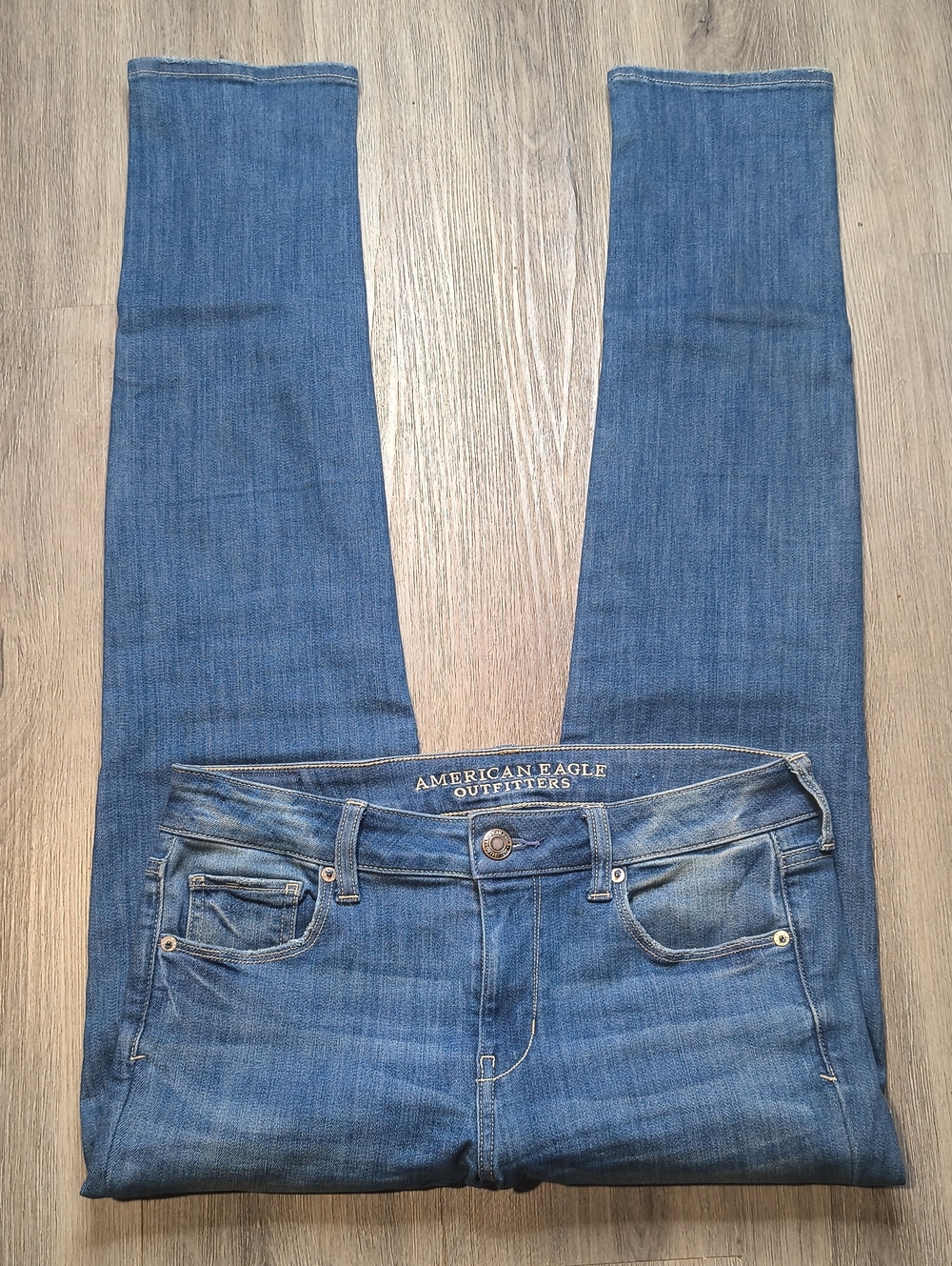 Skinny Super Super Stretch w/31" Inseam American Eagle Women's Size 10  S310